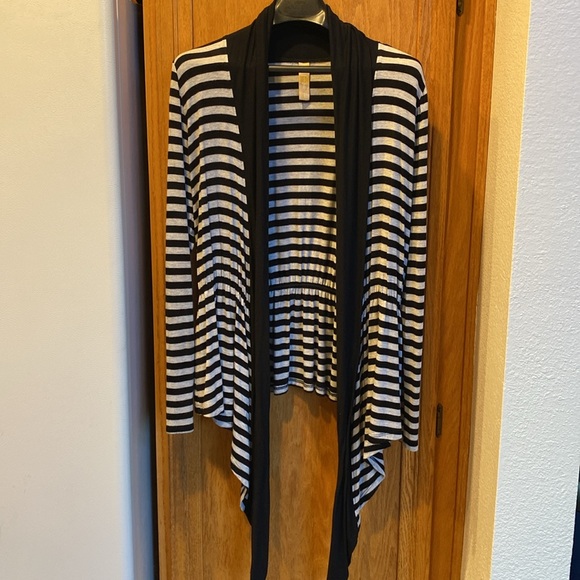 Frenzii Sweaters - Frenzii Open Front Waterfall Stretch Rayon Cardigan in Black & Gray Stripes Sz S
